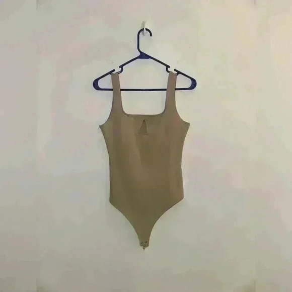 Abercrombie Soft A&F Ponte Notch Bodysuit in Tan, Size Small, Never worn - Picture 1 of 3